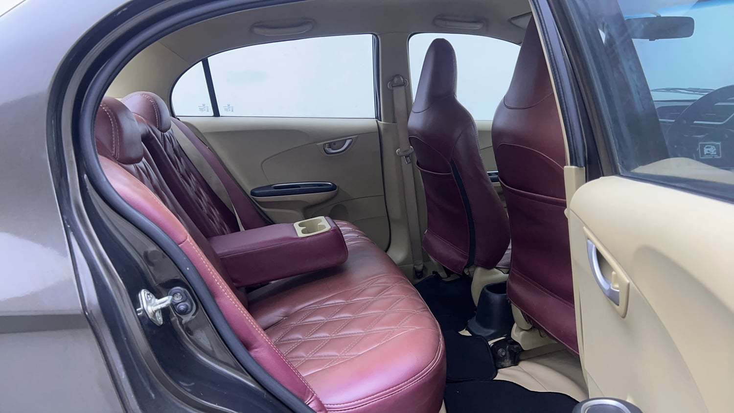 Used 2016 Honda Amaze 1.2 SX i-VTEC Petrol Manual interior RIGHT SIDE REAR DOOR CABIN VIEW