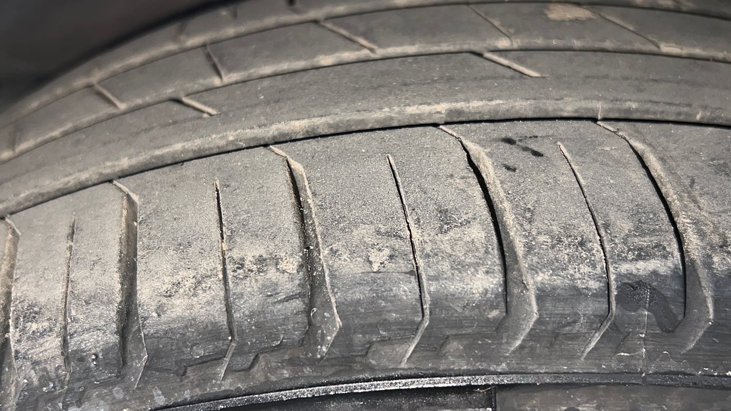 Used 2023 Tata Tiago XZ Plus Petrol Manual tyres LEFT REAR TYRE TREAD VIEW