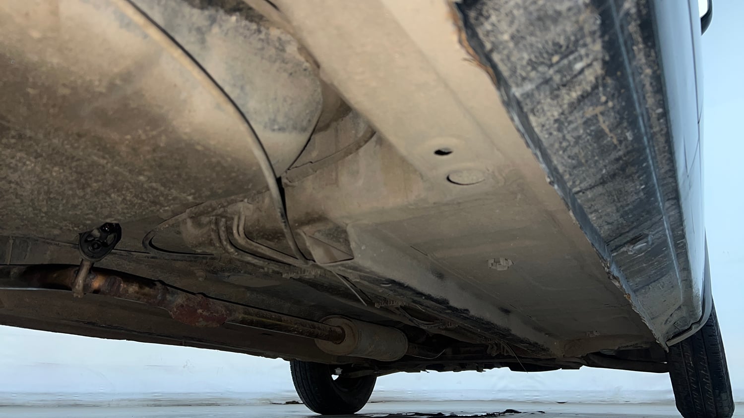 Used 2016 Renault Kwid RXT CNG (Outside Fitted) Cng Manual extra REAR RIGHT UNDERBODY VIEW
