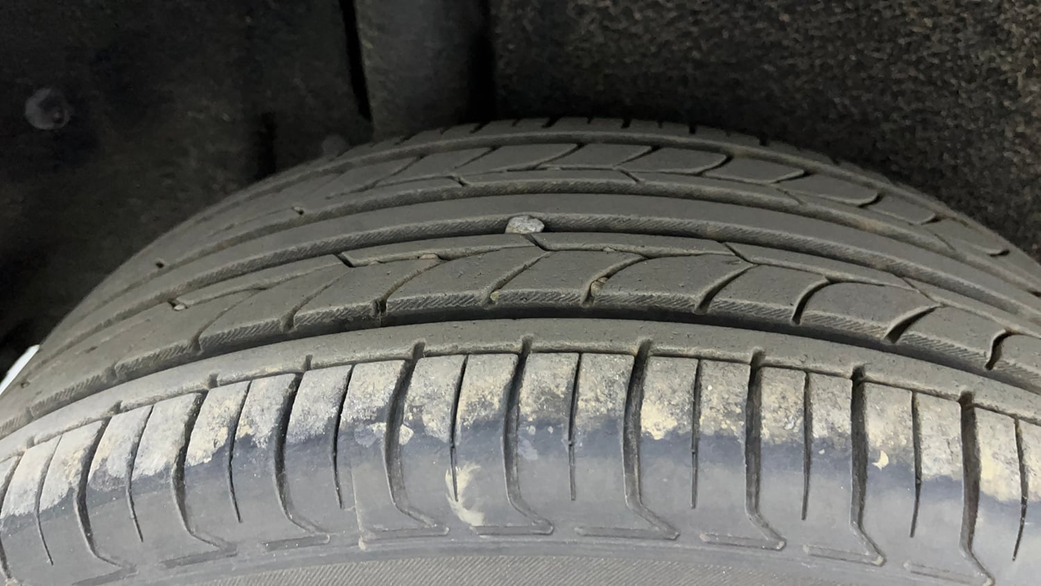 Used 2019 maruti-suzuki Vitara Brezza VDi AGS Diesel Automatic tyres RIGHT REAR TYRE TREAD VIEW
