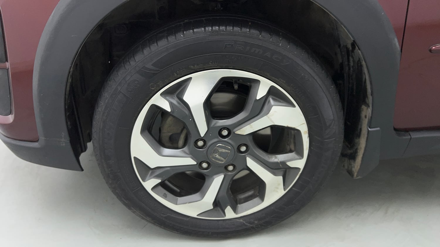 Used 2016 Honda BR-V V CVT Petrol Petrol Automatic tyres LEFT FRONT TYRE RIM VIEW