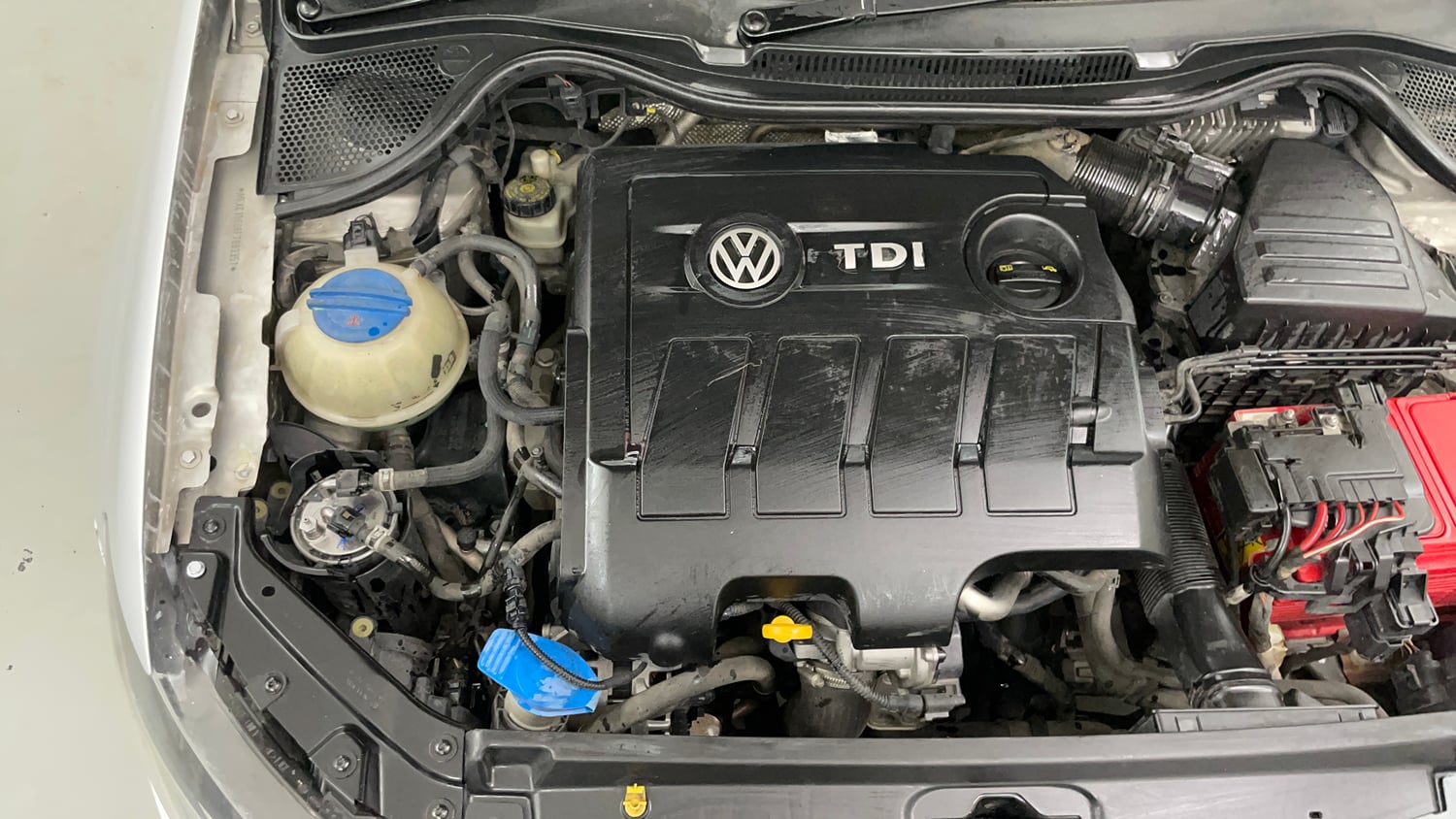 Used 2015 Volkswagen Vento Highline Diesel Diesel Manual engine ENGINE RIGHT SIDE VIEW