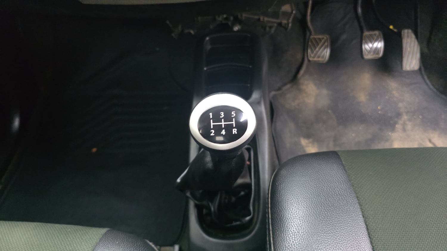Used 2017 Maruti Suzuki Wagon R VXI Petrol Manual interior GEAR  KNOB VIEW