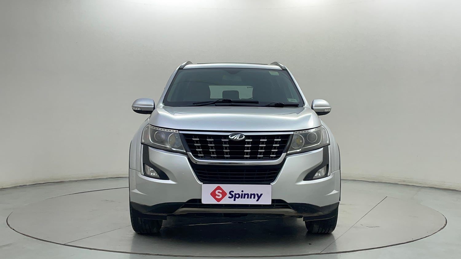 Used 2018 Mahindra XUV500 W11 AT Diesel Automatic exterior FRONT VIEW