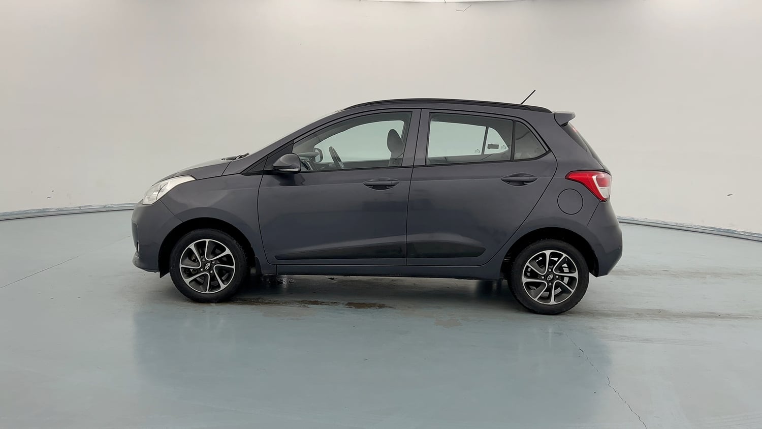 Used 2019 Hyundai Grand i10 Sportz AT 1.2 Kappa VTVT Petrol Automatic exterior LEFT SIDE VIEW