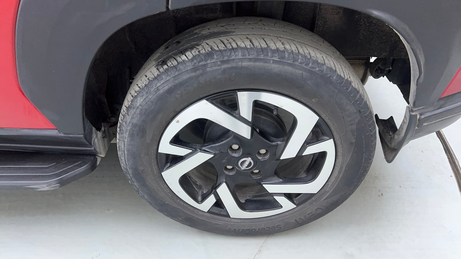 Used 2023 Nissan Magnite XV Premium Turbo CVT Dual Tone Petrol Automatic tyres LEFT REAR TYRE RIM VIEW