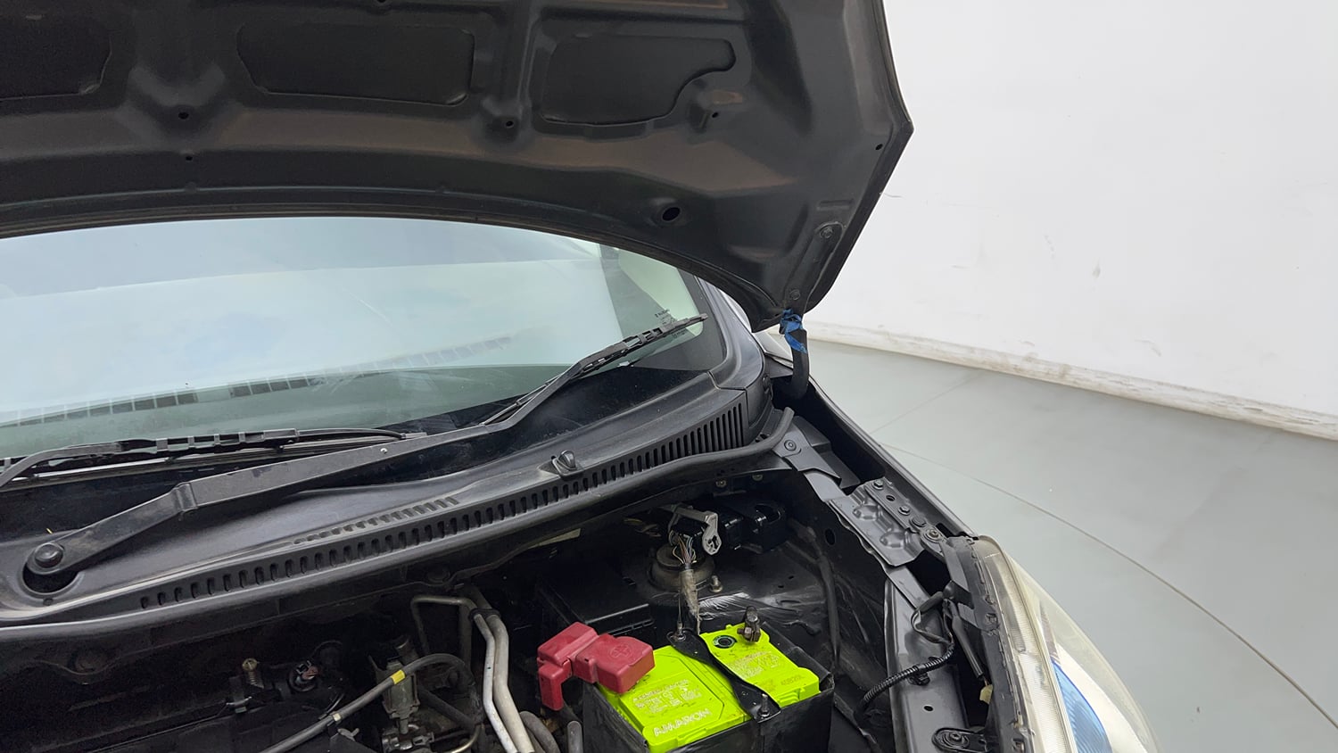 Used 2017 Maruti Suzuki Wagon R VXI Petrol Manual engine ENGINE LEFT SIDE HINGE & APRON VIEW