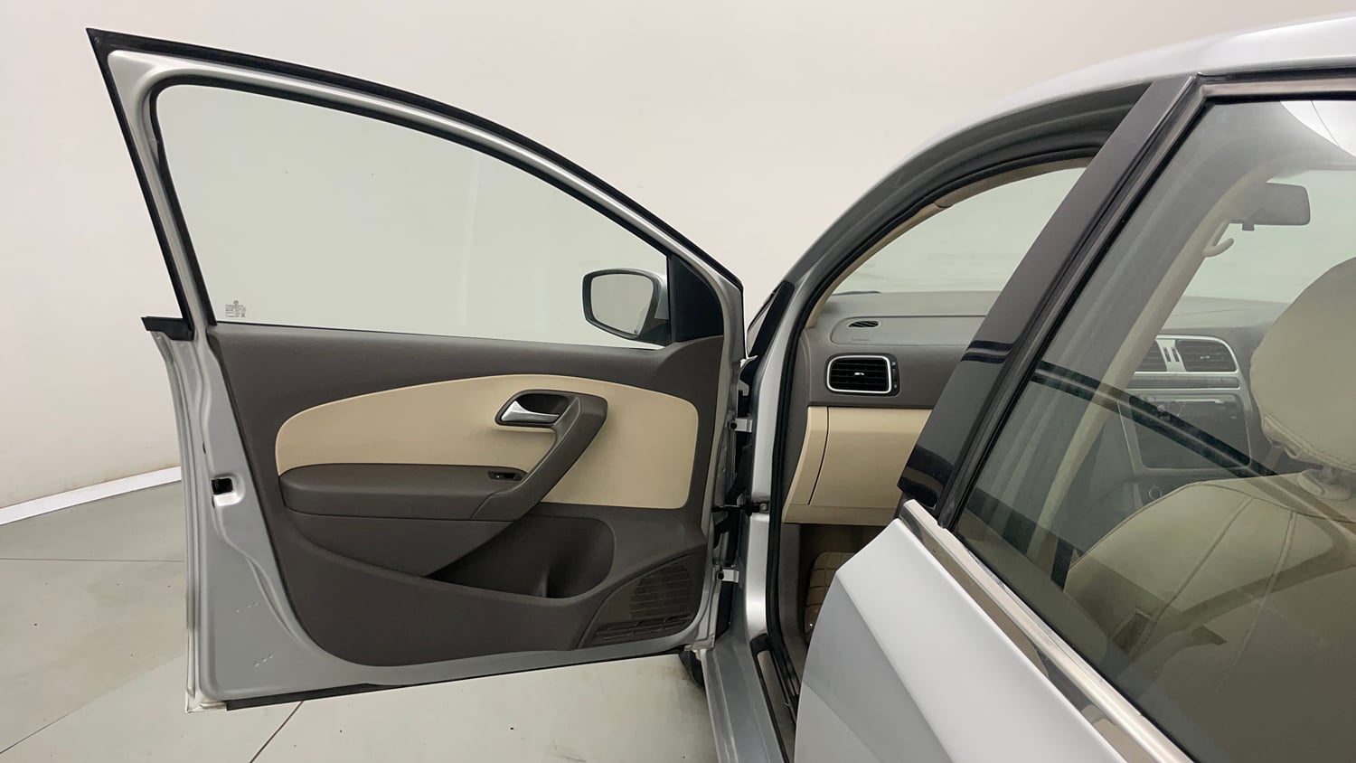 Used 2015 Volkswagen Vento Highline Diesel Diesel Manual interior LEFT FRONT DOOR OPEN VIEW