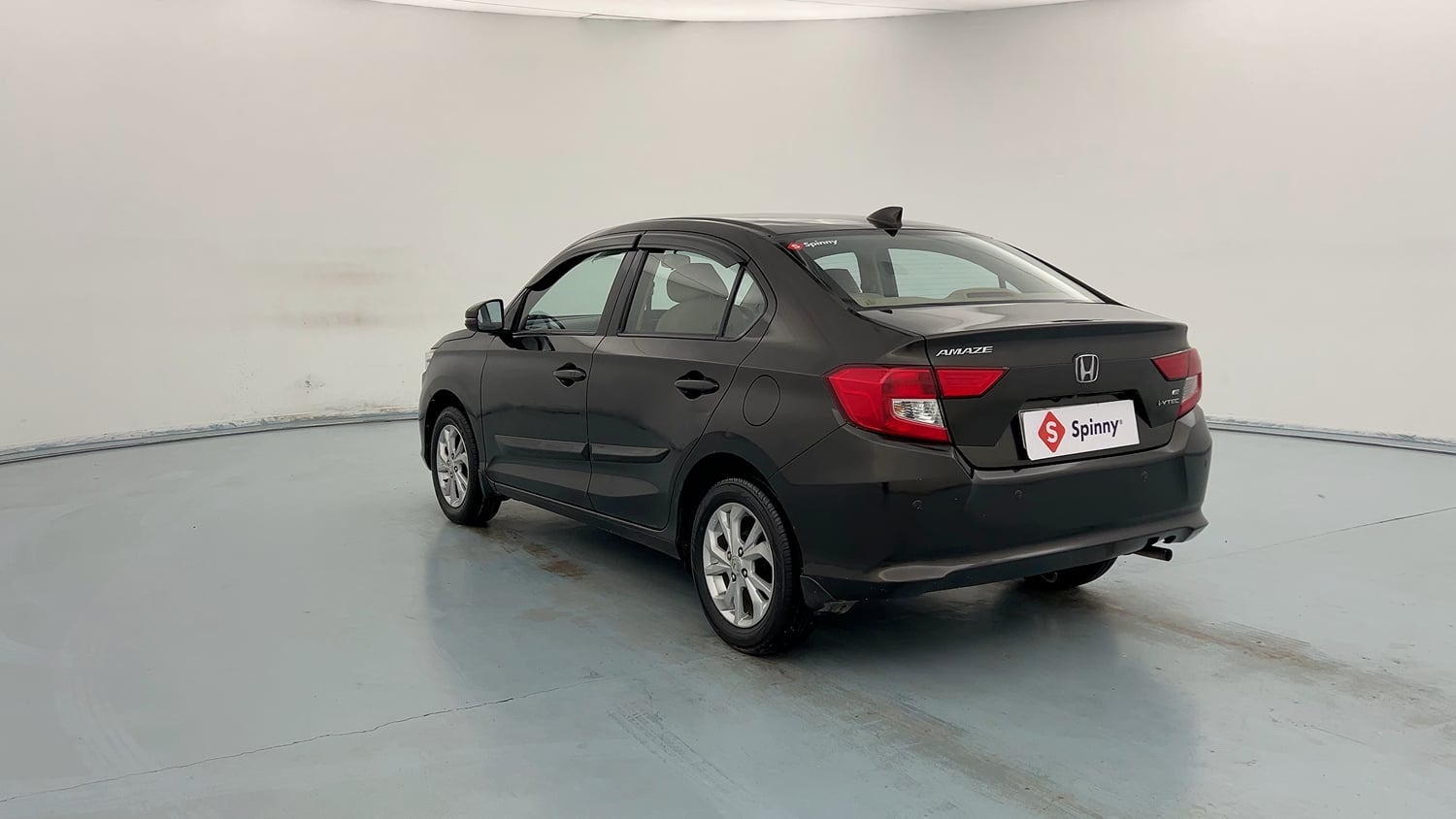 Used 2020 Honda Amaze 1.2 VX MT Petrol Petrol Manual exterior LEFT REAR CORNER VIEW