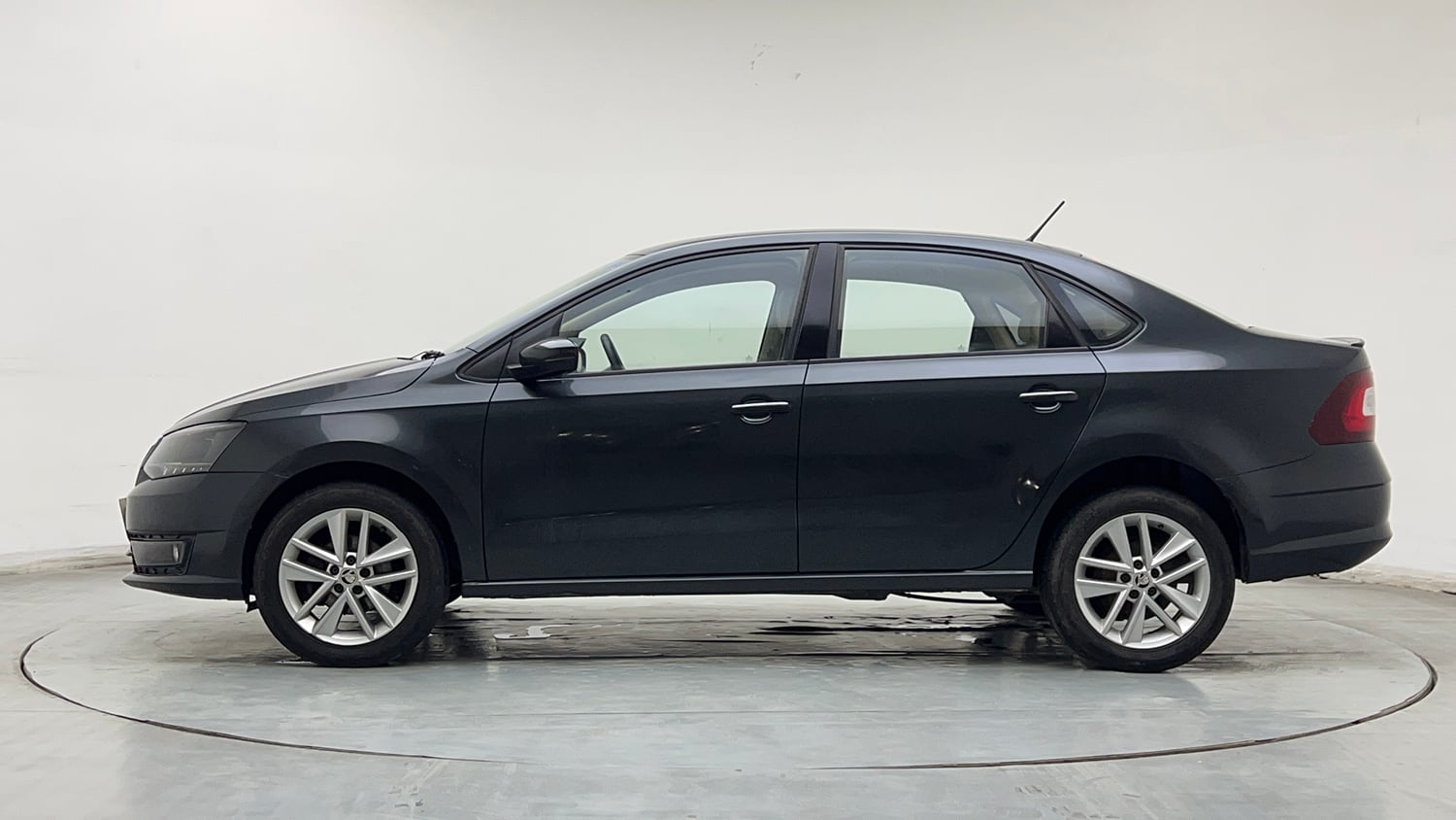 Used 2018 Skoda Rapid Style 1.6 MPI Petrol Manual exterior LEFT SIDE VIEW
