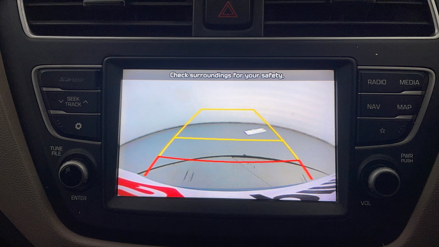 Used 2020 Hyundai Elite i20 Sportz Plus 1.2 Petrol Manual top_features Rear camera