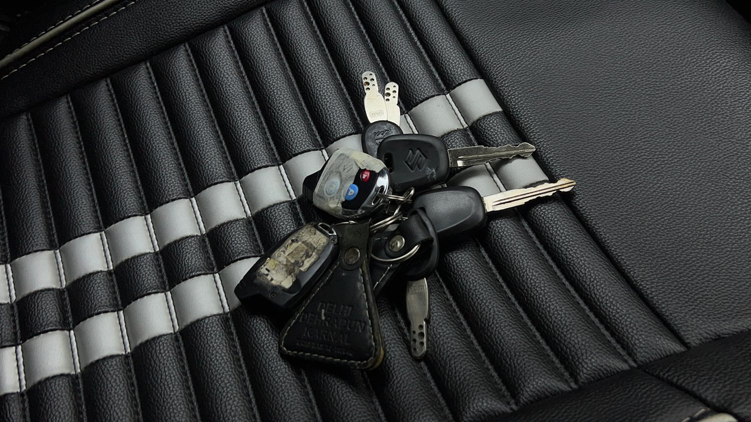 Used 2018 Maruti Suzuki Swift LXi Petrol Manual extra CAR KEY VIEW