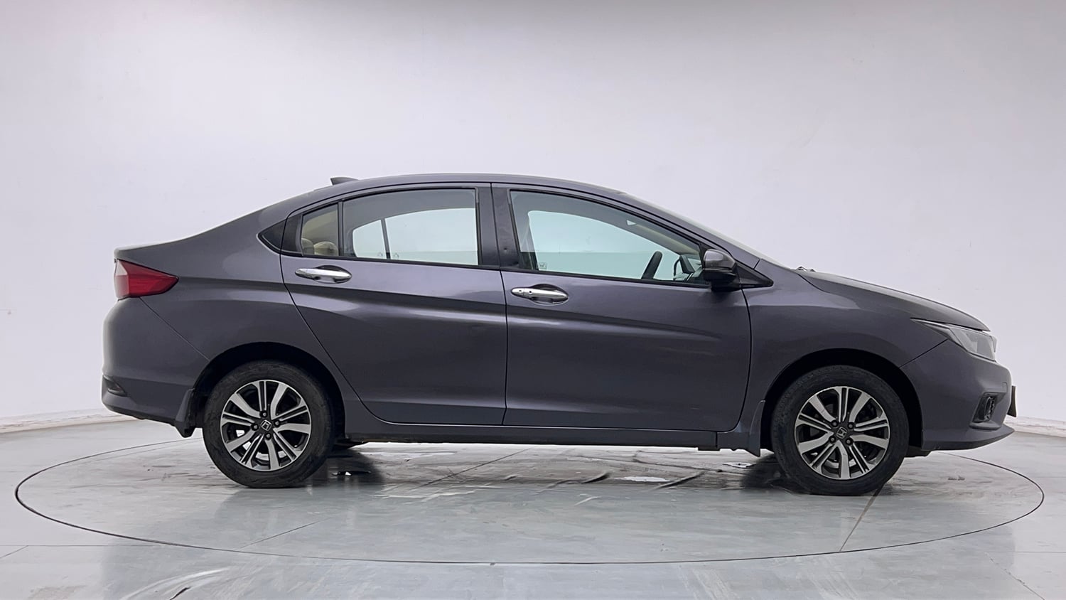 Used 2017 Honda City V CVT Petrol Petrol Automatic exterior RIGHT SIDE VIEW