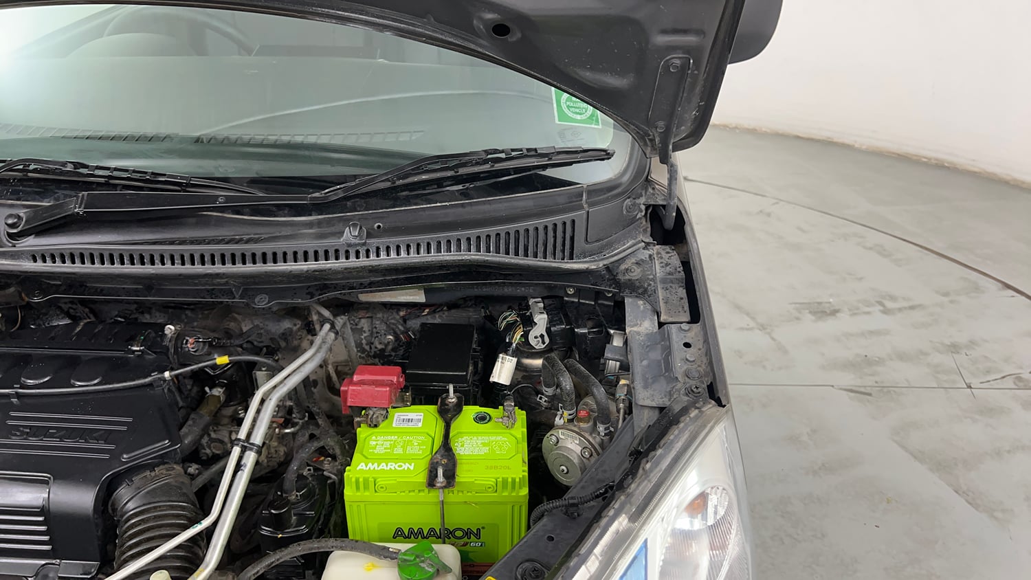 Used 2014 Maruti Suzuki Wagon R LXI CNG Cng Manual engine ENGINE LEFT SIDE HINGE & APRON VIEW