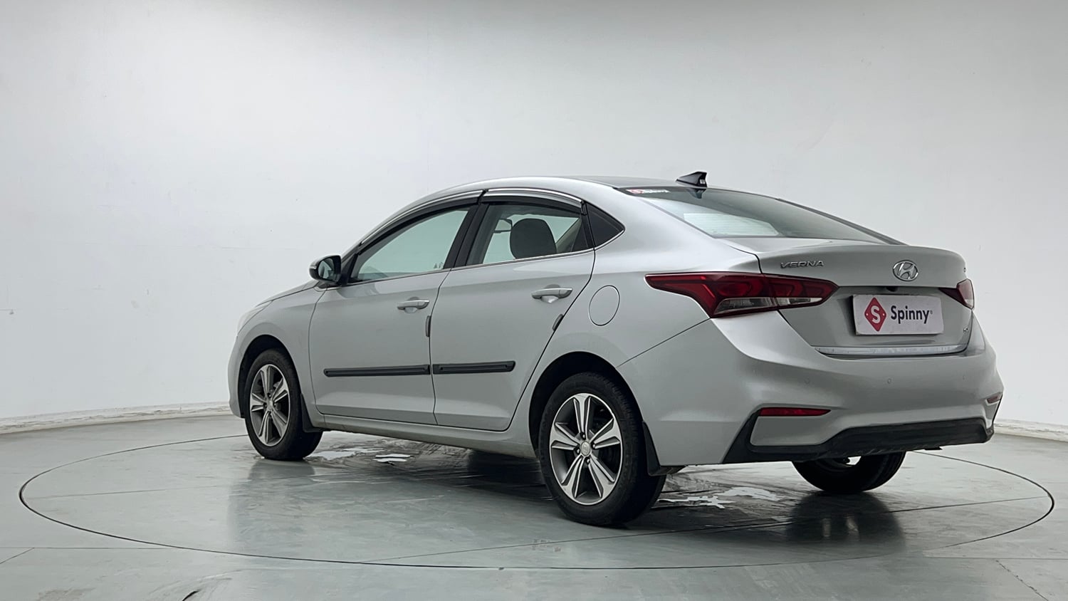 Used 2018 Hyundai Verna SX 1.6 VTVT Petrol Manual exterior LEFT REAR CORNER VIEW