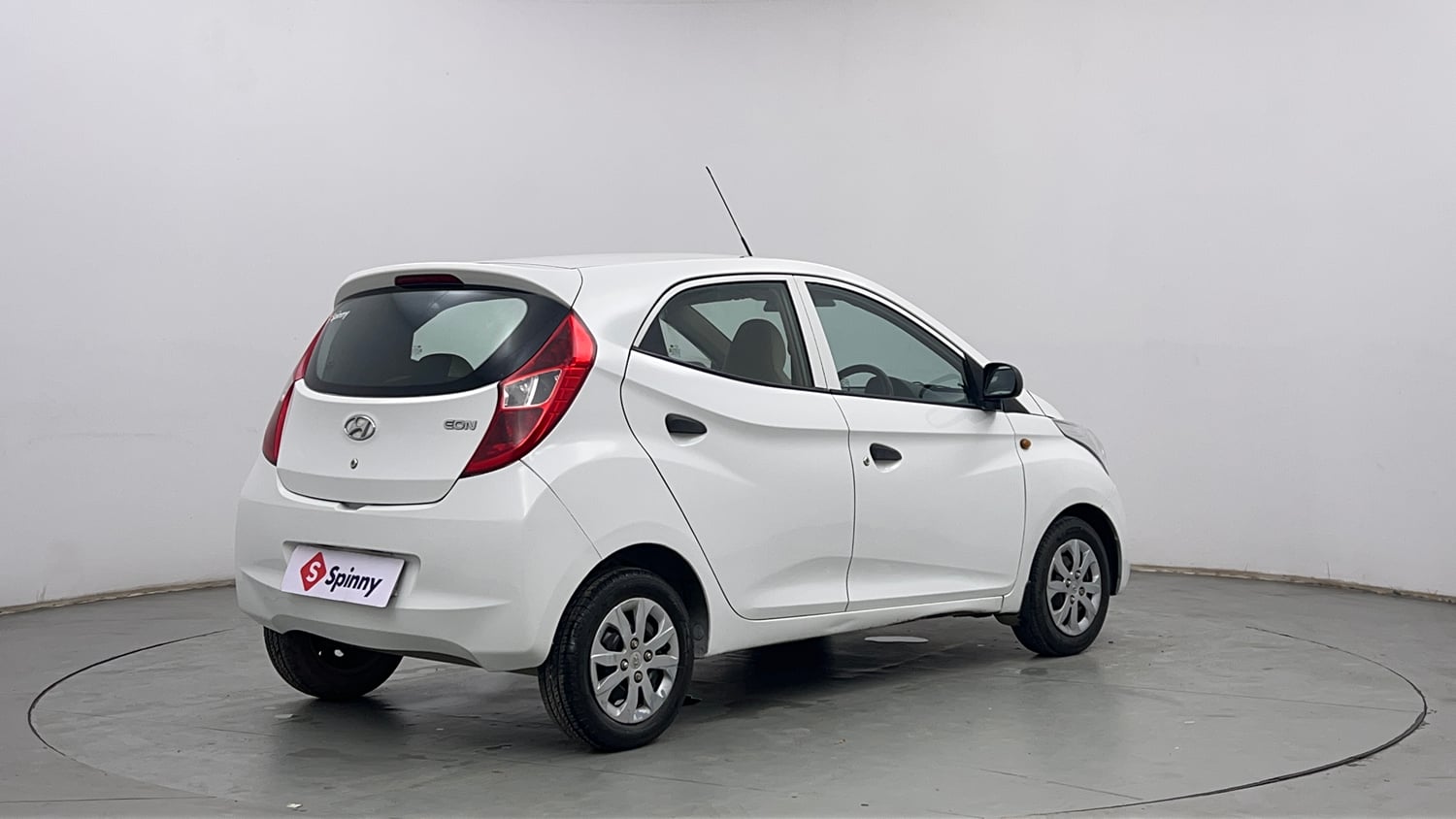 Used 2019 Hyundai Eon Magna + Petrol Manual exterior RIGHT REAR CORNER VIEW