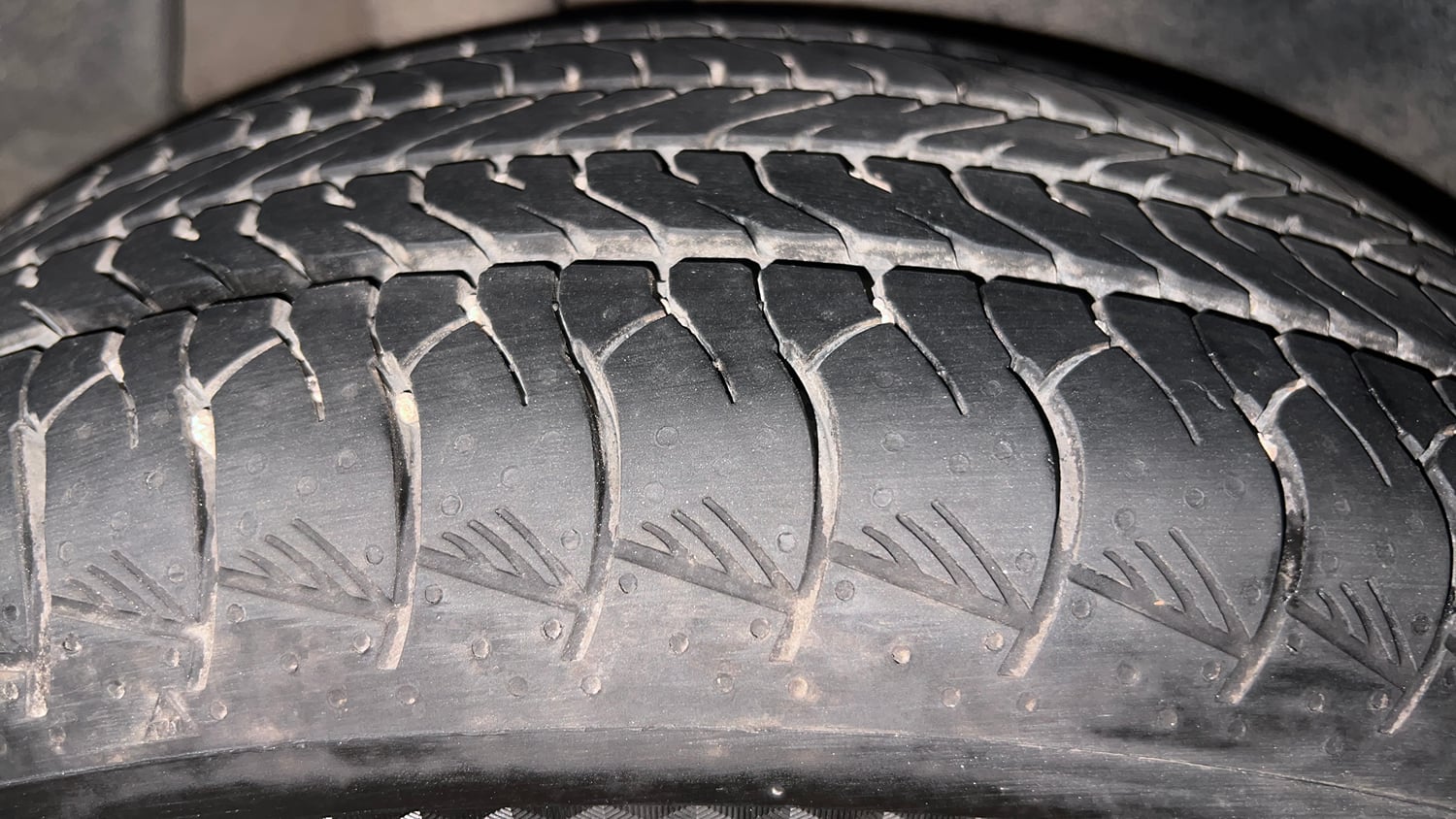 Used 2018 Hyundai Creta SX 1.6 AT Petrol Petrol Automatic tyres RIGHT REAR TYRE TREAD VIEW