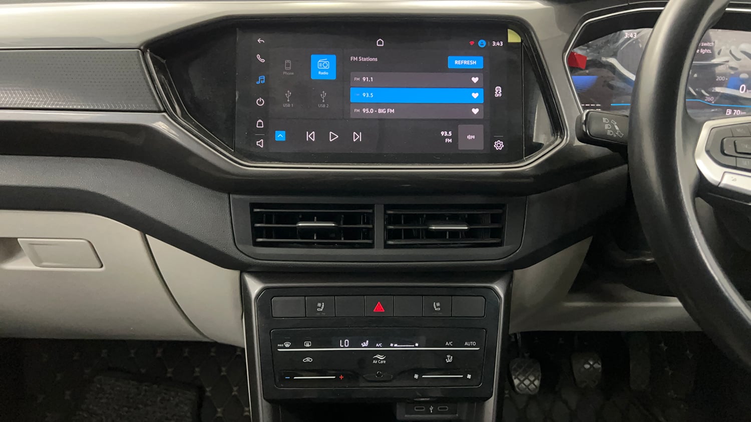 Used 2022 Volkswagen Taigun Topline 1.0 TSI MT Petrol Manual interior MUSIC SYSTEM & AC CONTROL VIEW