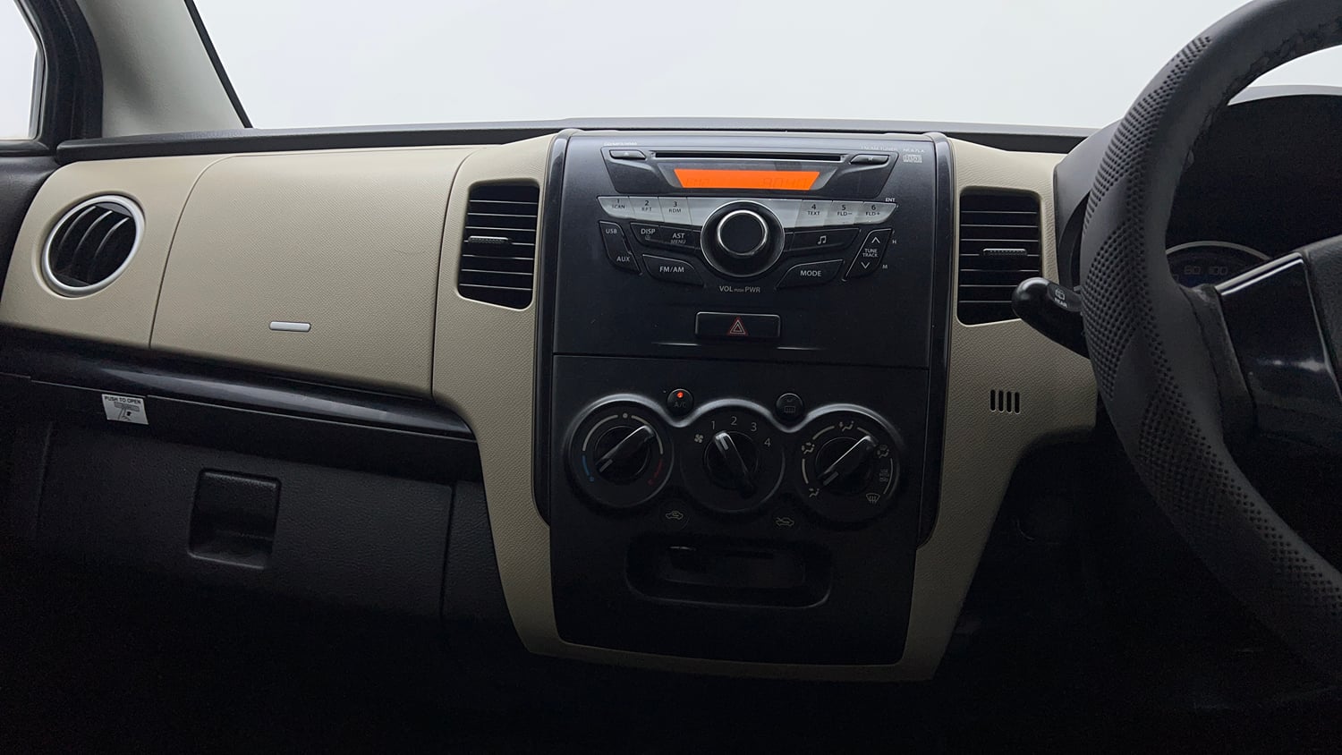 Used 2017 Maruti Suzuki Wagon R VXI Petrol Manual interior MUSIC SYSTEM & AC CONTROL VIEW