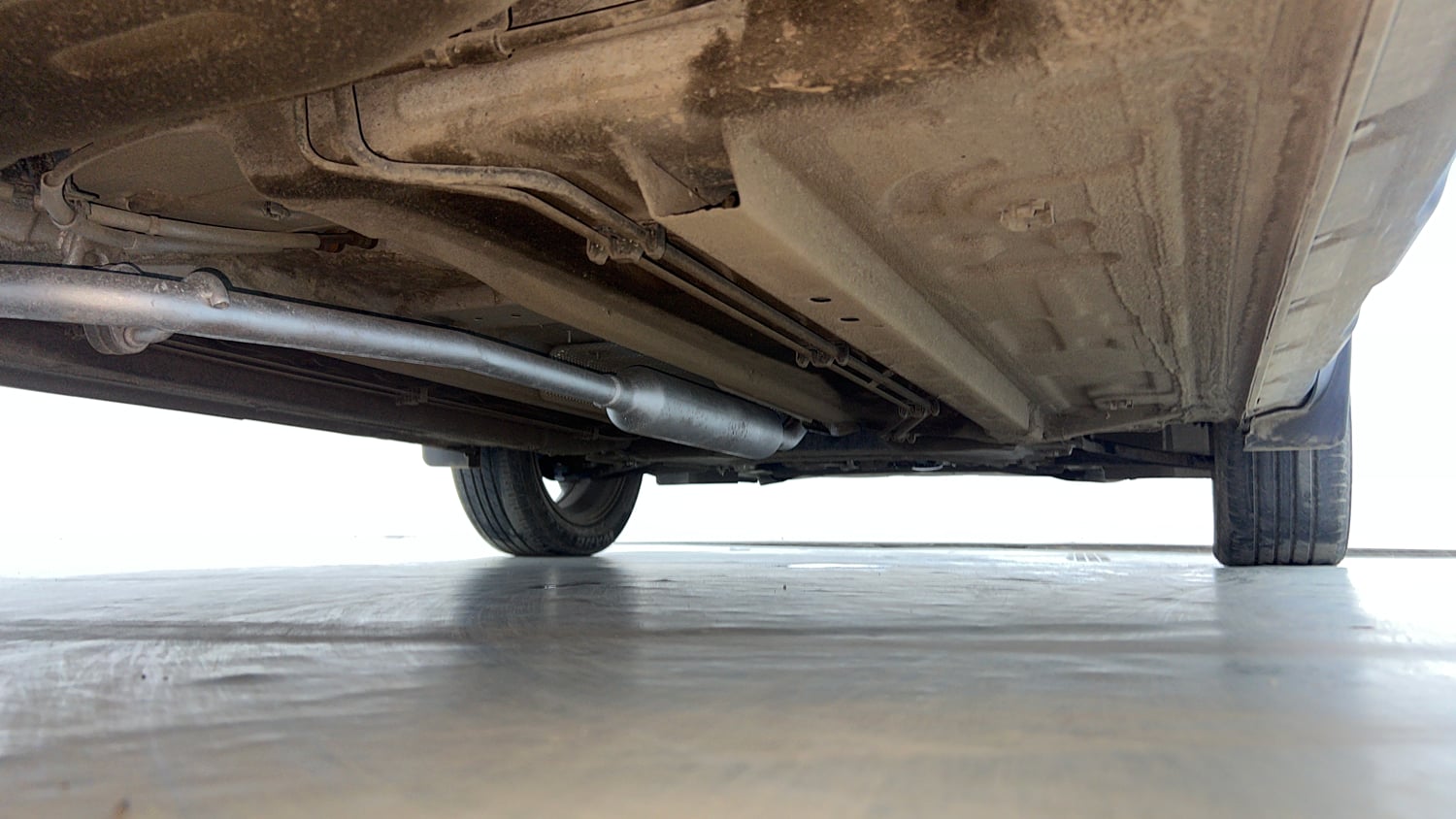 Used 2022 Renault Kiger RXT (O) AMT Petrol Automatic extra REAR RIGHT UNDERBODY VIEW