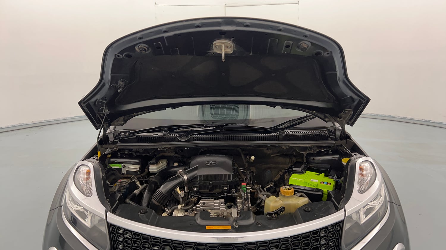 Used 2018 Tata Nexon XZ Plus Petrol Manual engine ENGINE & BONNET OPEN FRONT VIEW