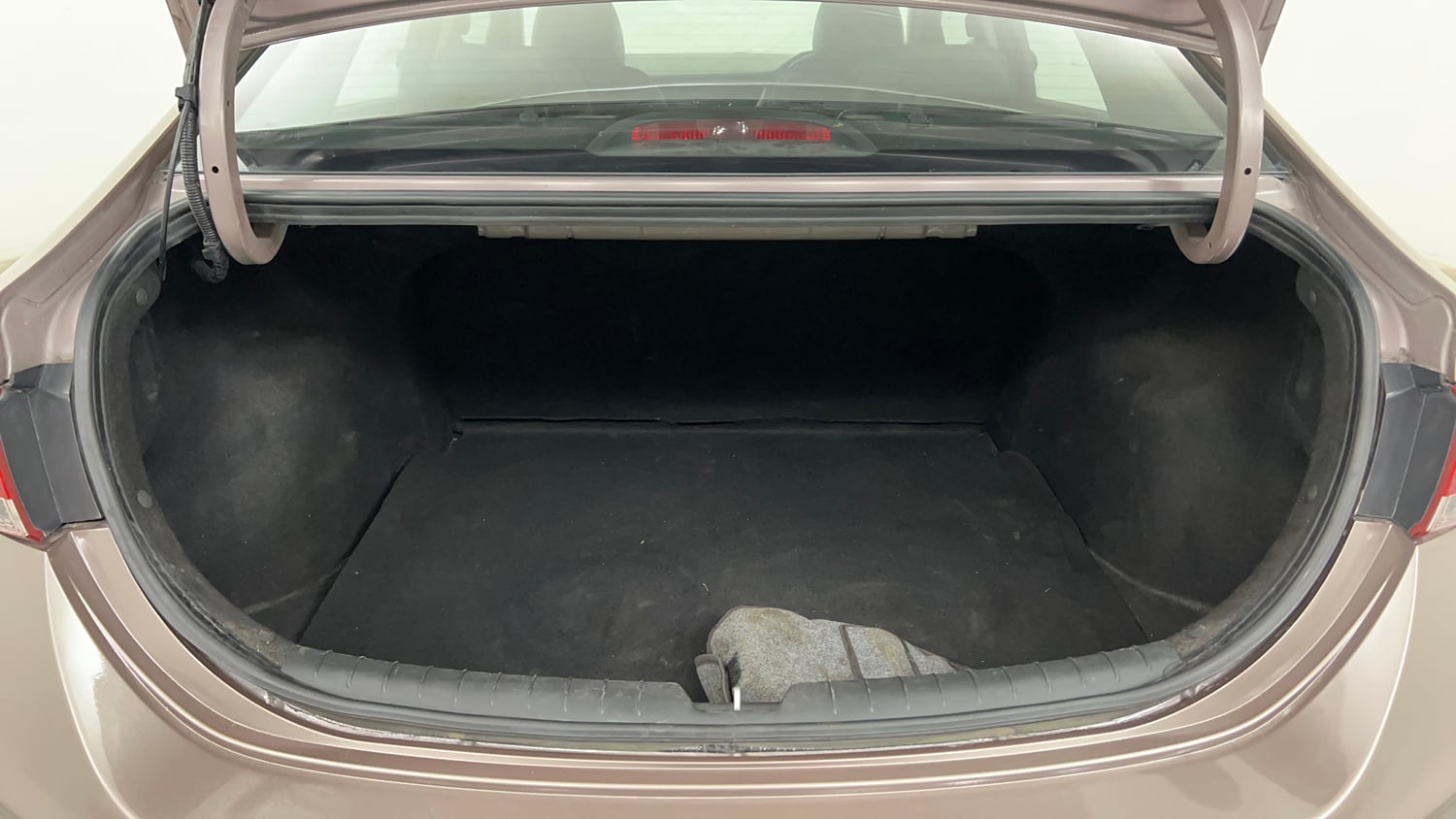 Used 2019 Hyundai Verna SX (O) 1.6 CRDi  AT Diesel Automatic interior DICKY INSIDE VIEW