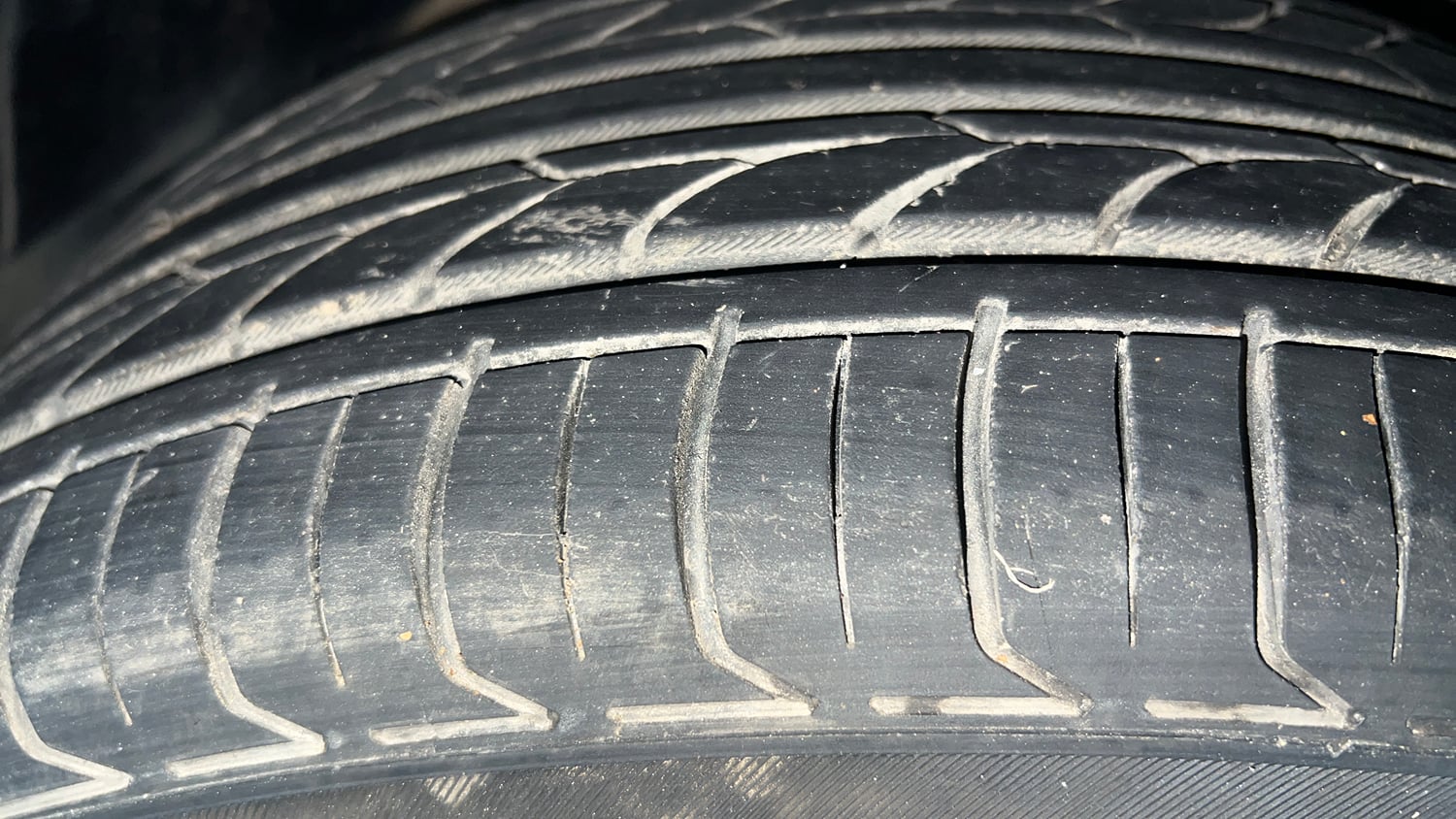 Used 2021 Tata Nexon XZA Plus Diesel Dark Edition Diesel Automatic tyres RIGHT FRONT TYRE TREAD VIEW