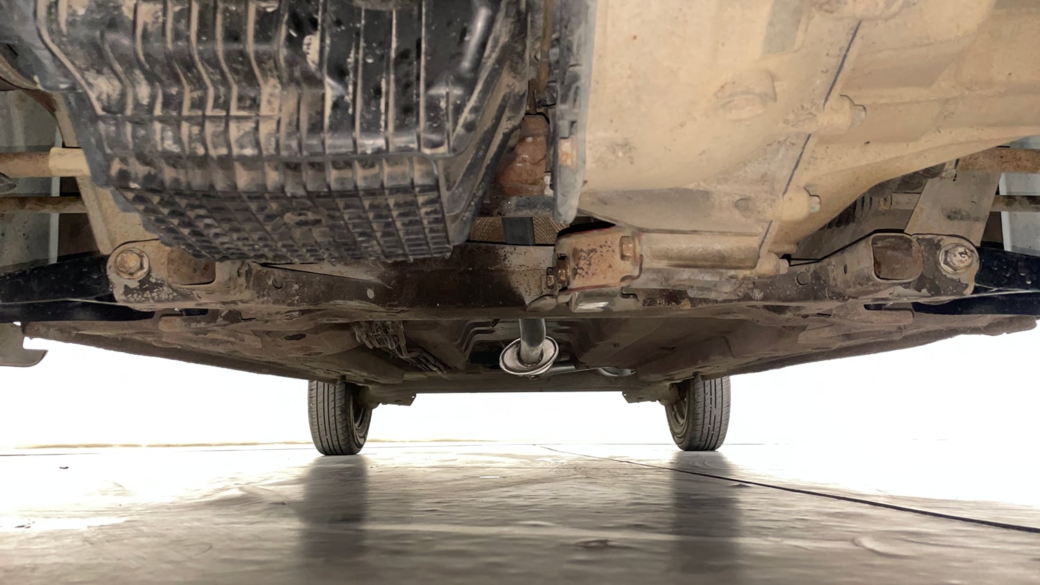 Used 2018 Renault Kwid RXT Petrol Manual extra FRONT LEFT UNDERBODY VIEW
