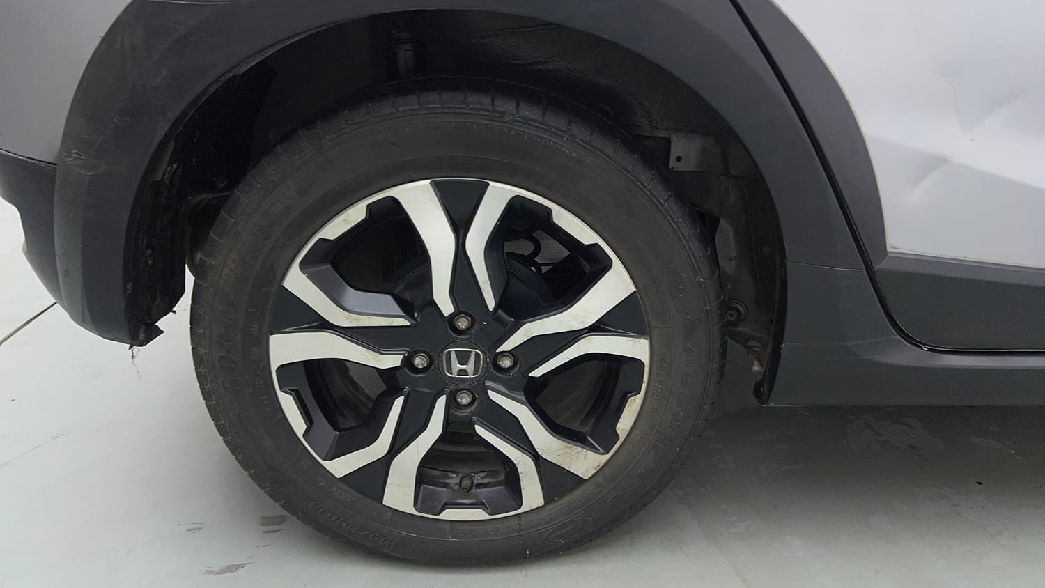Used 2022 Honda WR-V VX MT Petrol Petrol Manual tyres RIGHT REAR TYRE RIM VIEW