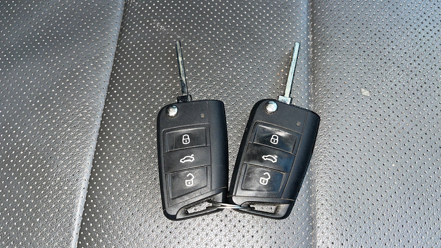 Used 2023 Skoda Kushaq Style 1.0L TSI MT Petrol Manual extra CAR KEY VIEW