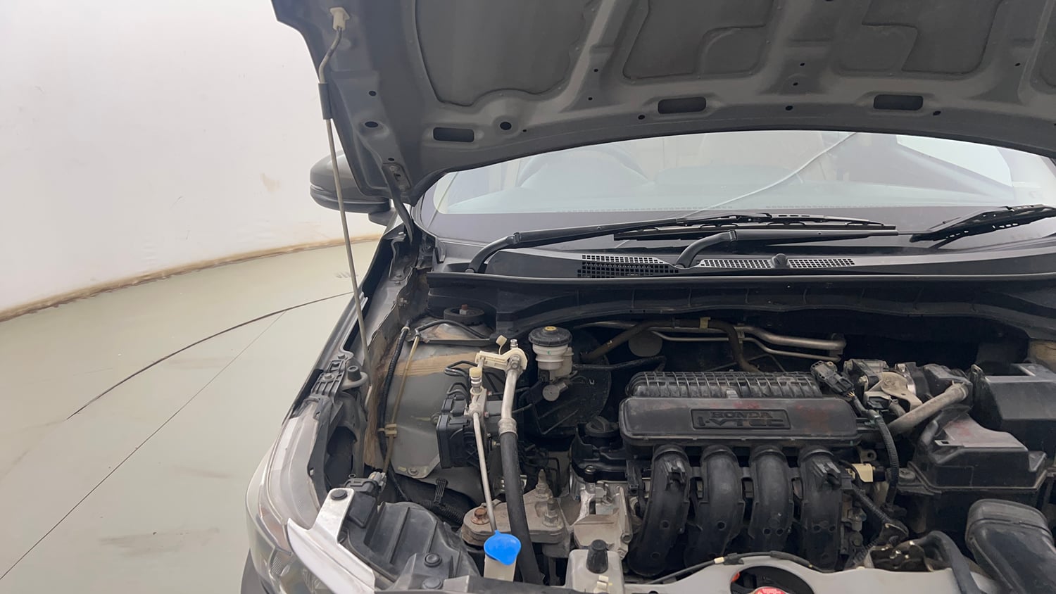 Used 2019 Honda Amaze 1.2 S MT Petrol Petrol Manual engine ENGINE RIGHT SIDE HINGE & APRON VIEW