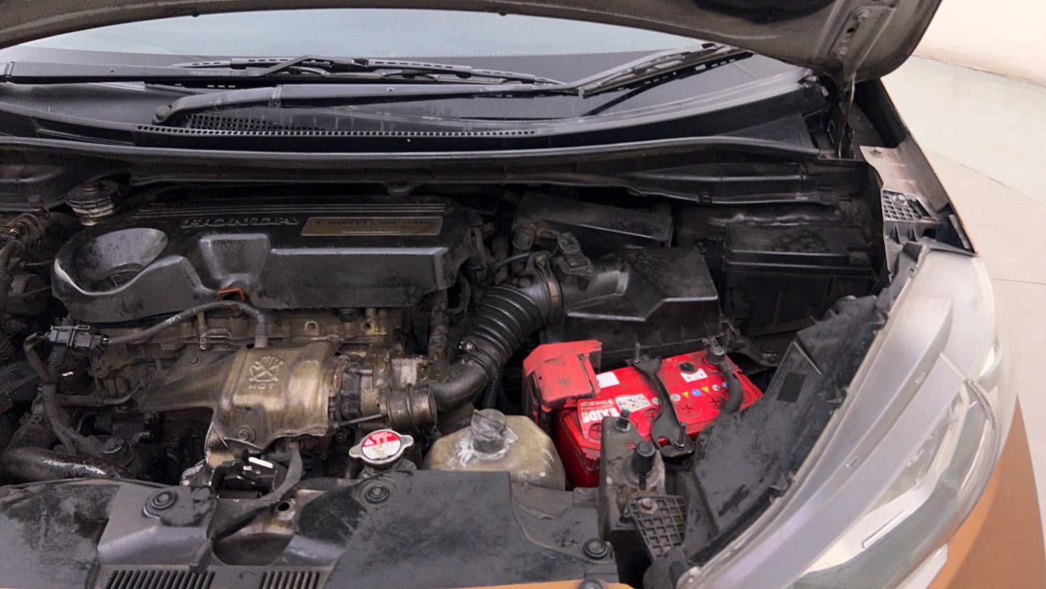 Used 2017 Honda WR-V VX MT Diesel Diesel Manual engine ENGINE LEFT SIDE HINGE & APRON VIEW