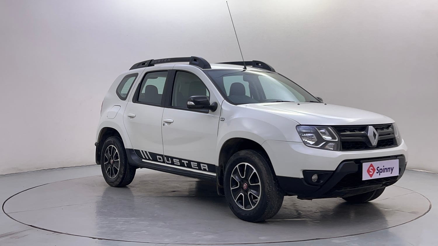 Used 2017 Renault Duster RXS CVT Petrol Automatic exterior RIGHT FRONT CORNER VIEW