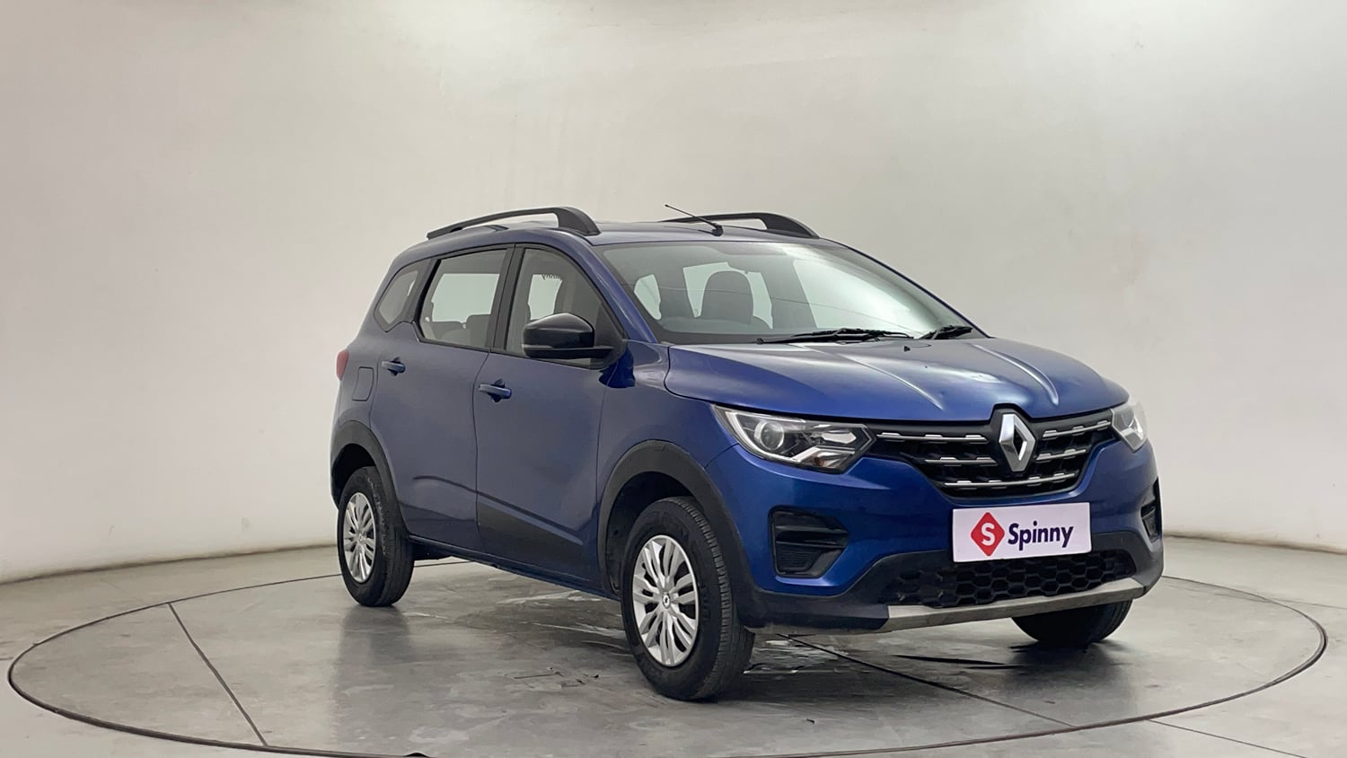 Used 2023 Renault Triber RXT Petrol Manual exterior RIGHT FRONT CORNER VIEW