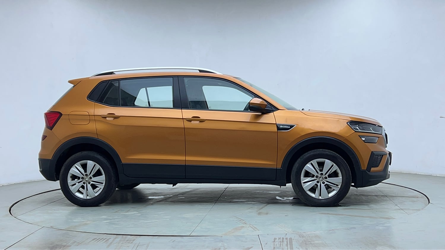 Used 2021 Skoda Kushaq Ambition 1.0L TSI AT Petrol Automatic exterior RIGHT SIDE VIEW