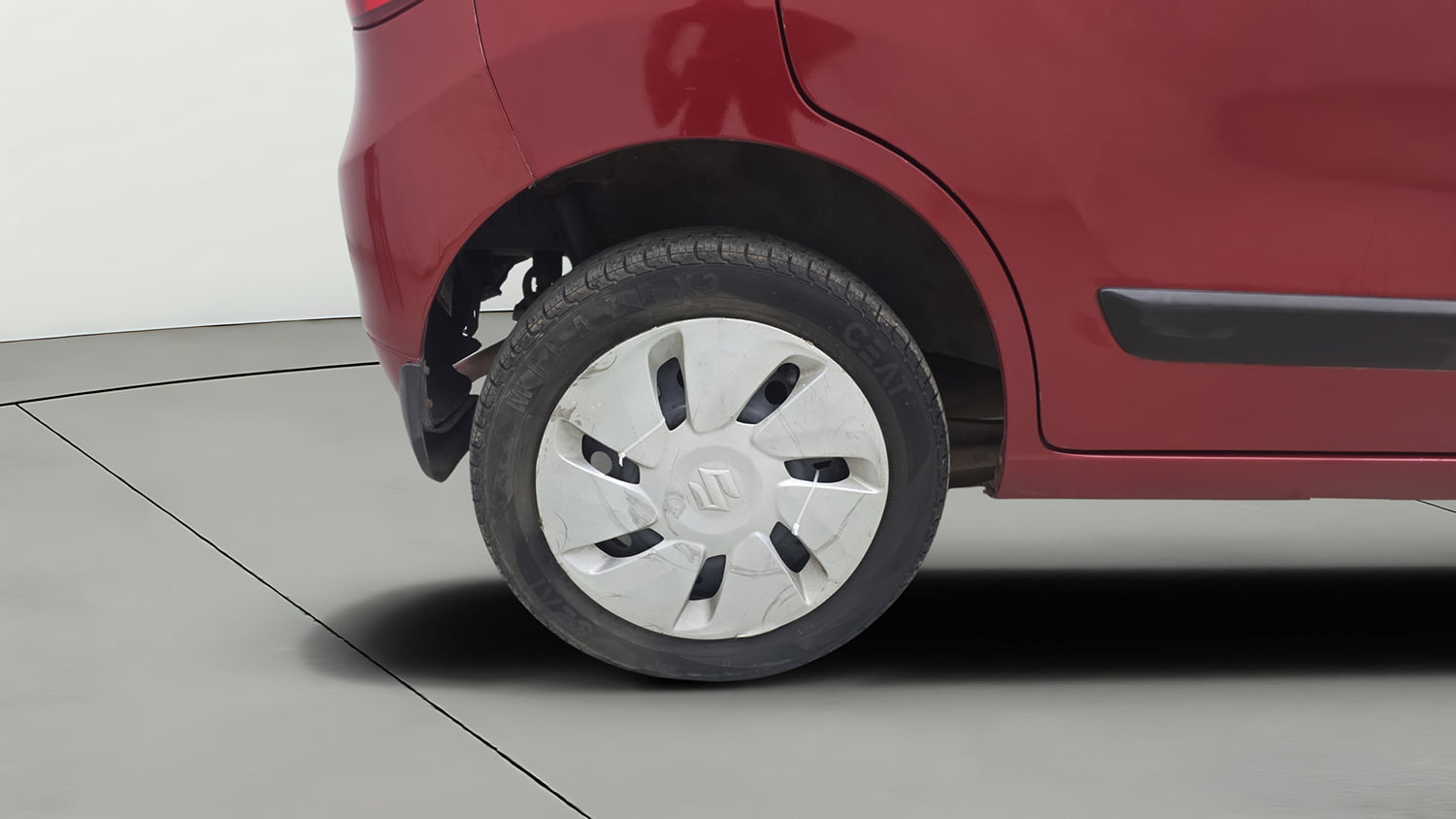 Used 2017 Maruti Suzuki Wagon R VXI Petrol Manual tyres RIGHT REAR TYRE RIM VIEW