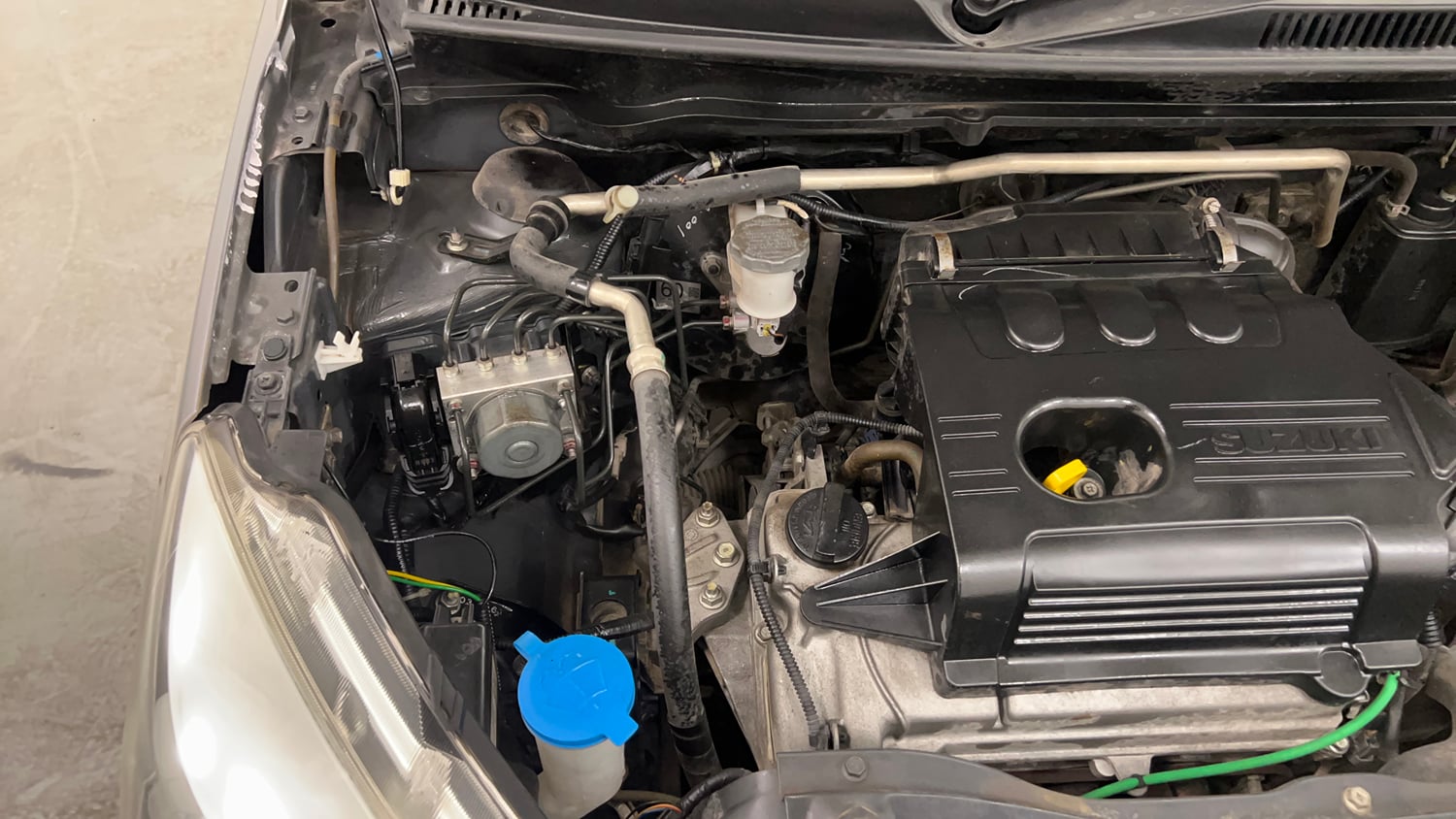 Used 2016 Maruti Suzuki Celerio ZXi AMT Petrol Automatic engine ENGINE RIGHT SIDE VIEW