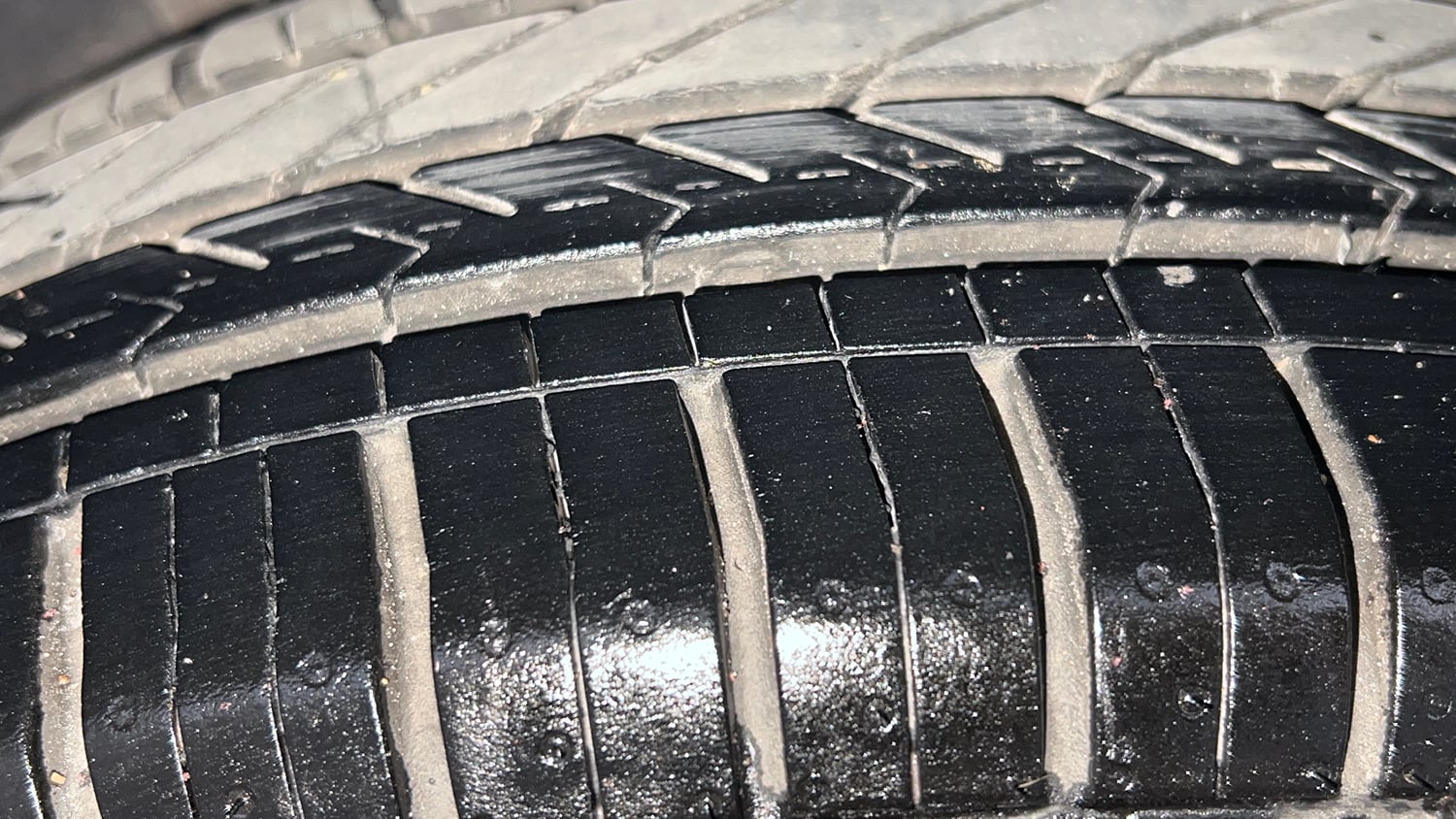 Used 2018 Hyundai Grand i10 Sportz (O) U2 1.2 CRDi Diesel Manual tyres LEFT REAR TYRE TREAD VIEW