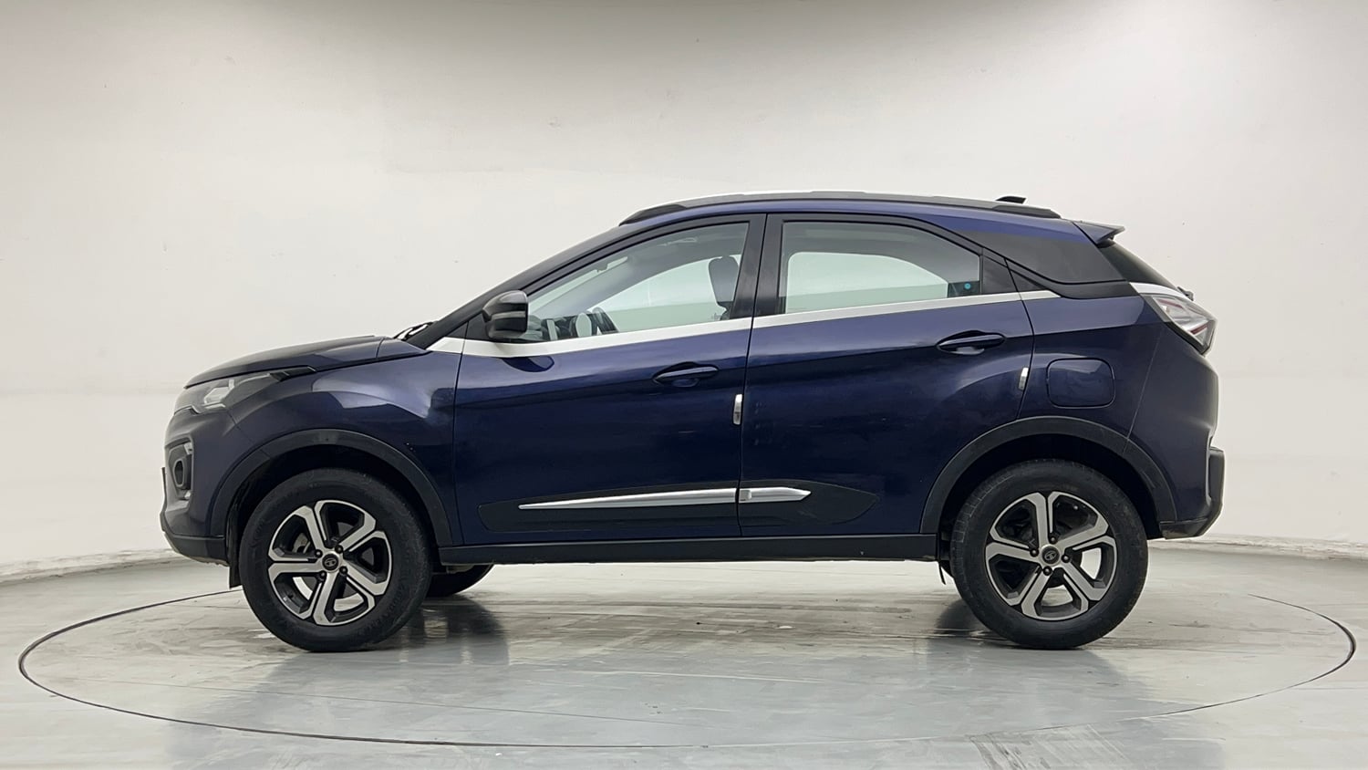 Used 2022 Tata Nexon XZ Plus (HS) Petrol Manual exterior LEFT SIDE VIEW