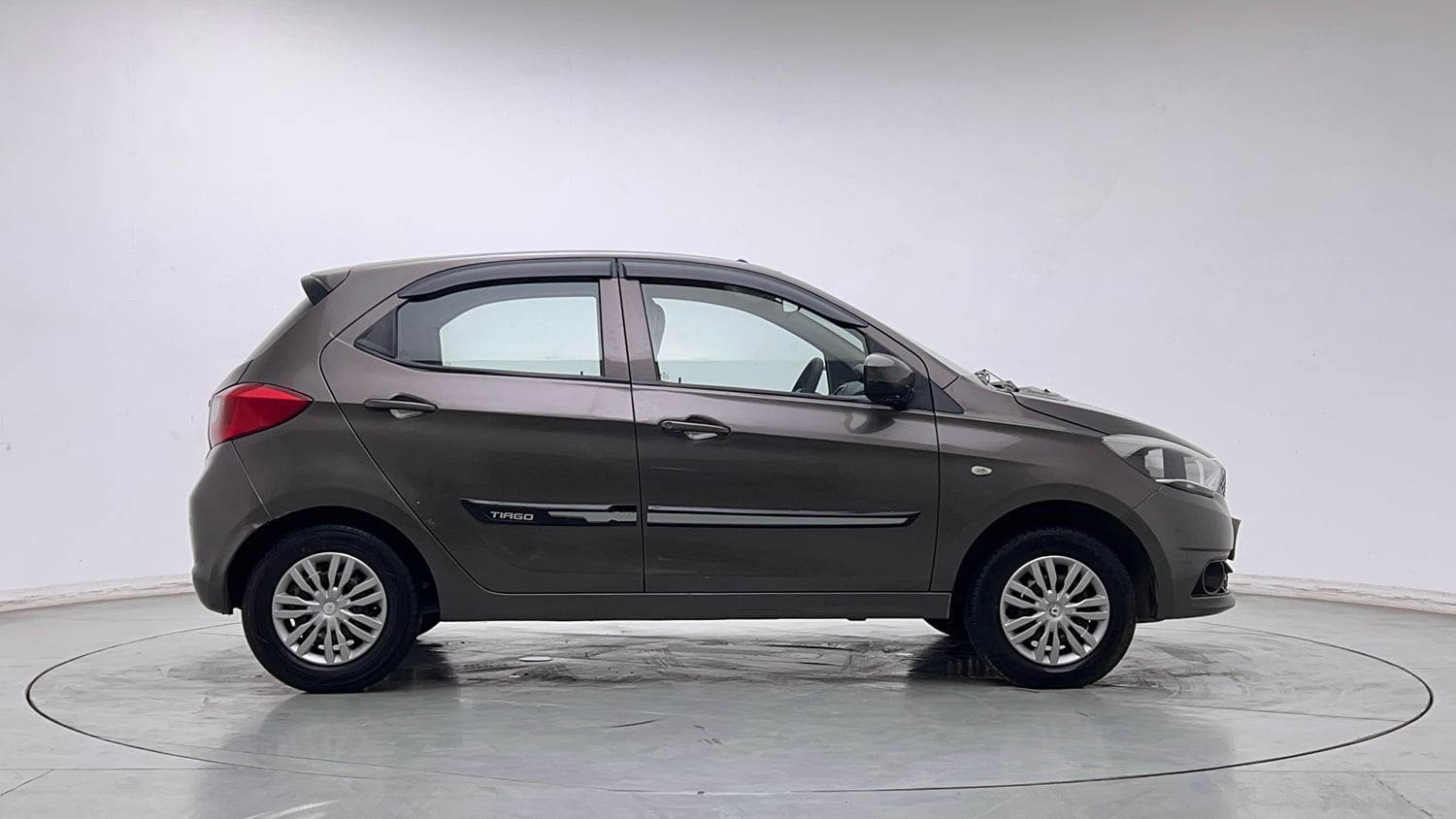 Used 2019 Tata Tiago XM CNG (Outside Fitted) Cng Manual exterior RIGHT SIDE VIEW