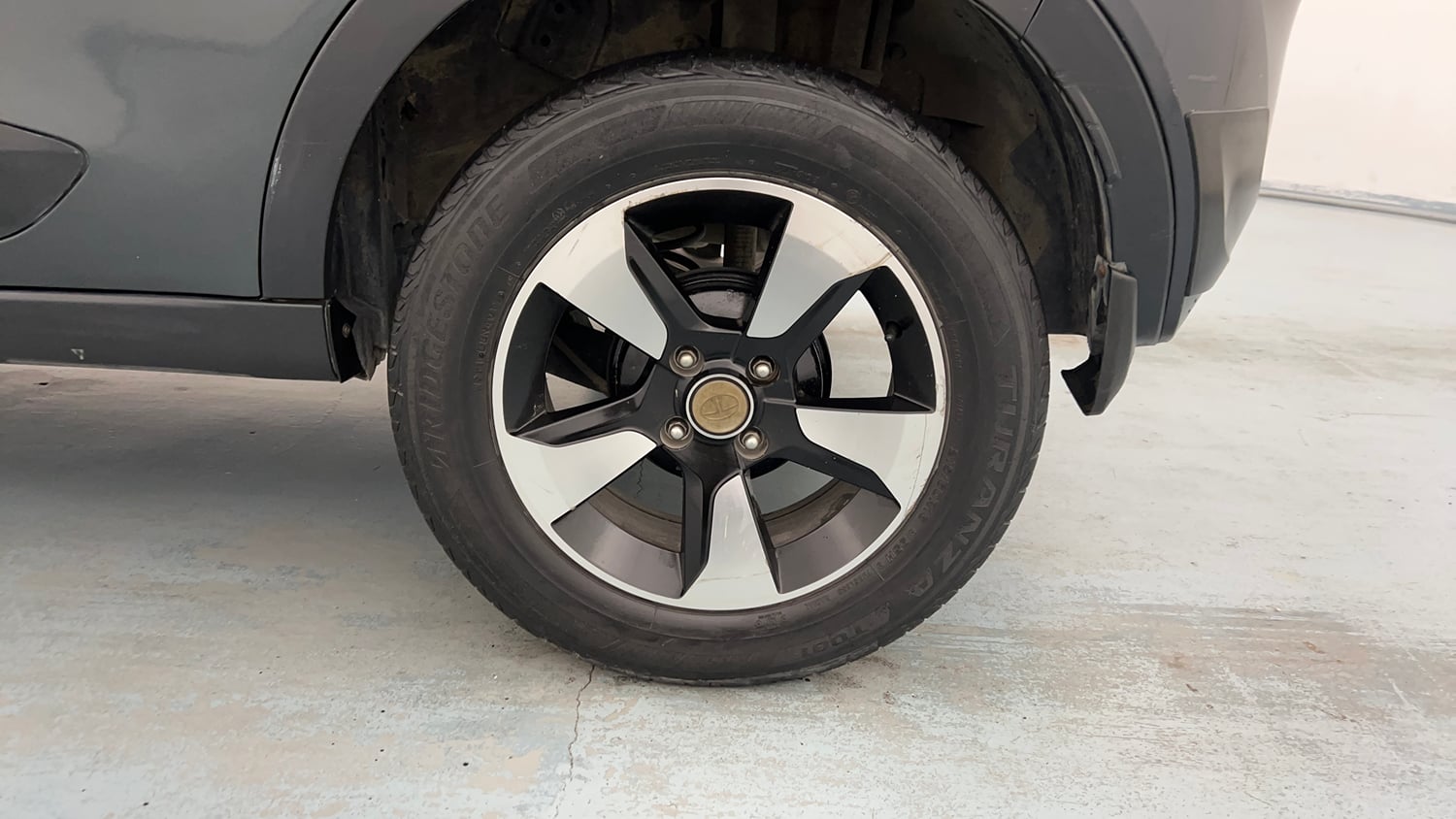 Used 2018 Tata Nexon XZ Plus Petrol Manual tyres LEFT REAR TYRE RIM VIEW