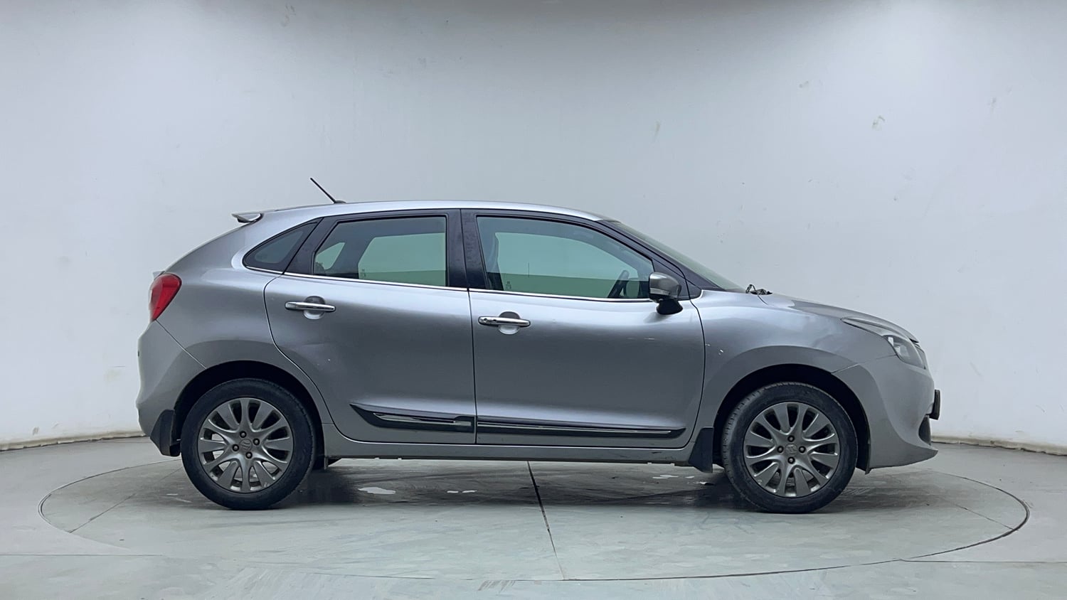 Used 2016 Maruti Suzuki Baleno Alpha 1.2 Petrol Manual exterior RIGHT SIDE VIEW