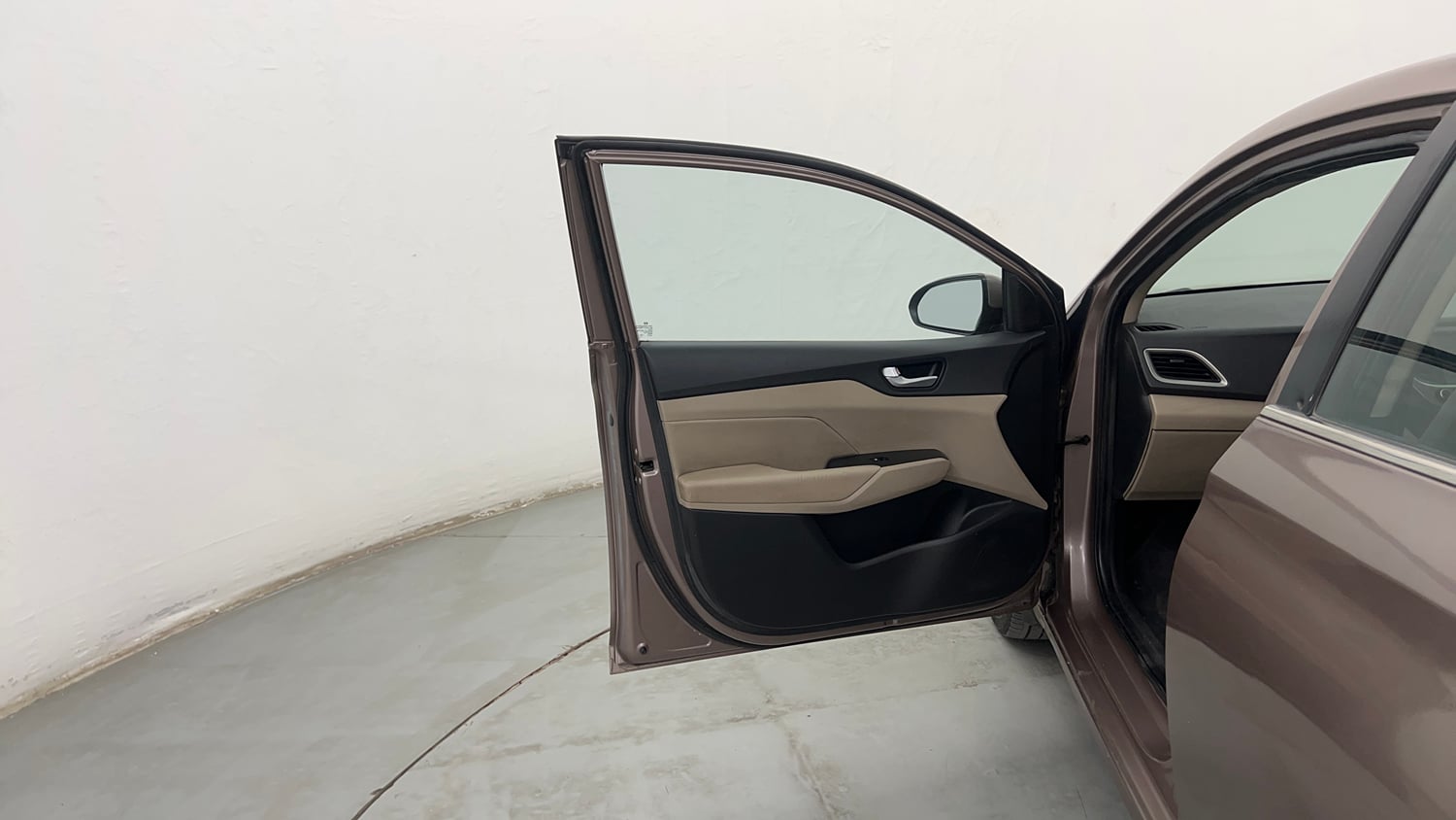 Used 2019 Hyundai Verna SX (O) 1.6 CRDi  AT Diesel Automatic interior LEFT FRONT DOOR OPEN VIEW