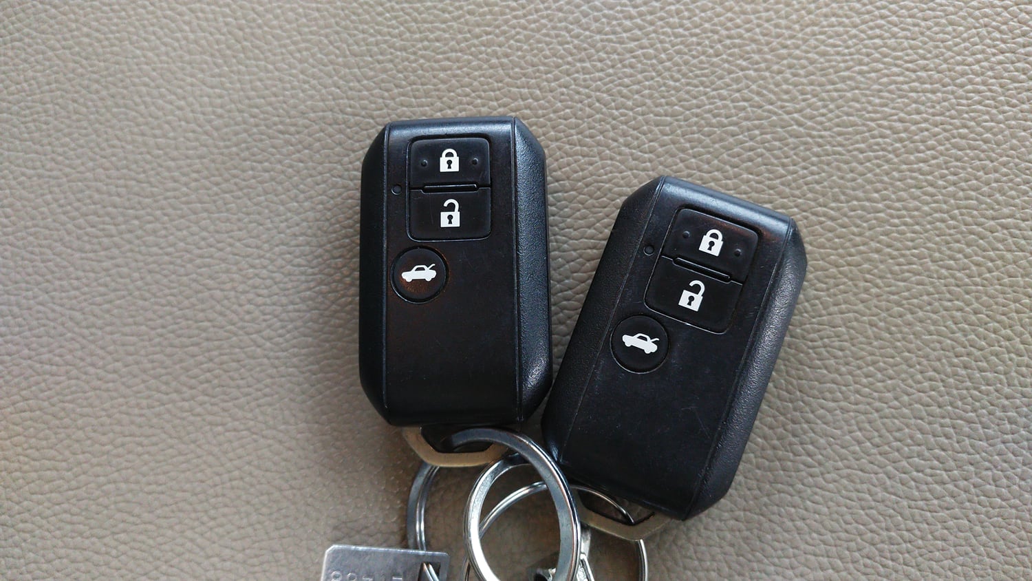 Used 2021 Maruti Suzuki Dzire ZXi Plus Petrol Manual extra CAR KEY VIEW