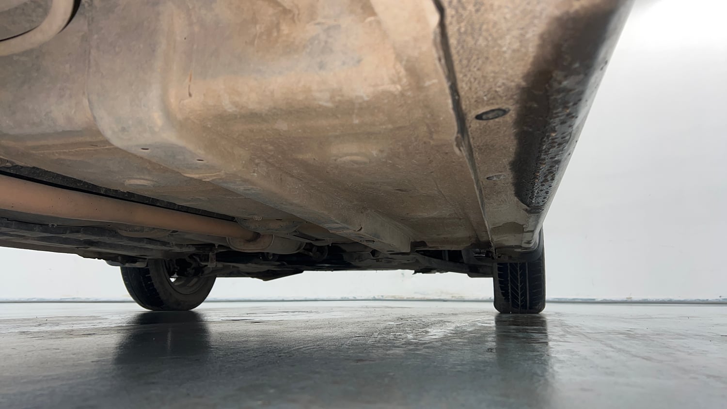 Used 2019 Hyundai Grand i10 Sportz AT 1.2 Kappa VTVT Petrol Automatic extra REAR RIGHT UNDERBODY VIEW