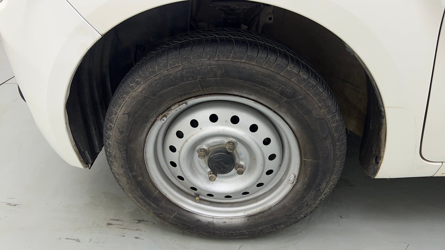 Used 2022 Maruti Suzuki Wagon R LXi (O) 1.0 CNG Cng Manual tyres LEFT FRONT TYRE RIM VIEW