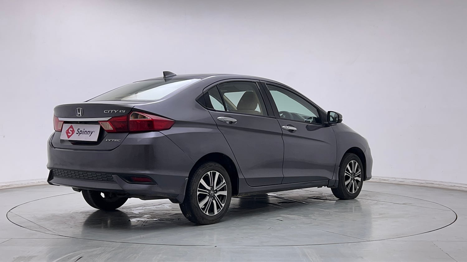 Used 2017 Honda City V CVT Petrol Petrol Automatic exterior RIGHT REAR CORNER VIEW