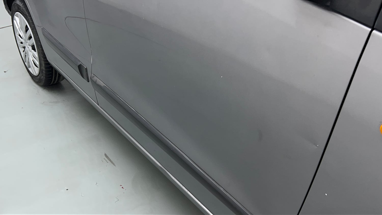 Used 2017 Maruti Suzuki Wagon R VXI Petrol Manual dents MINOR SCRATCH