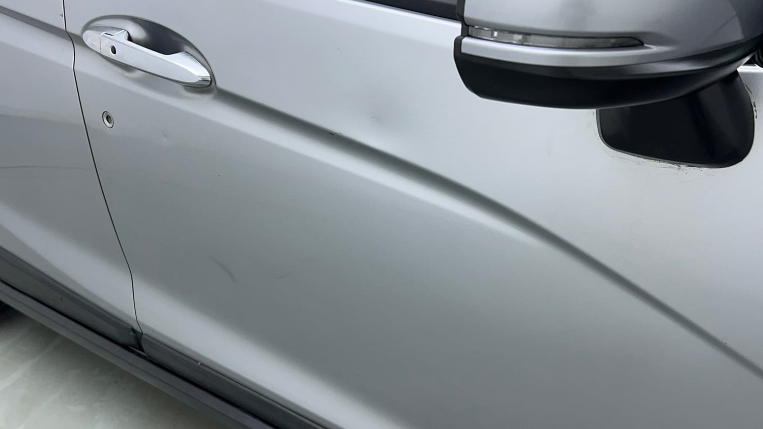 Used 2022 Honda WR-V VX MT Petrol Petrol Manual dents MINOR DENT