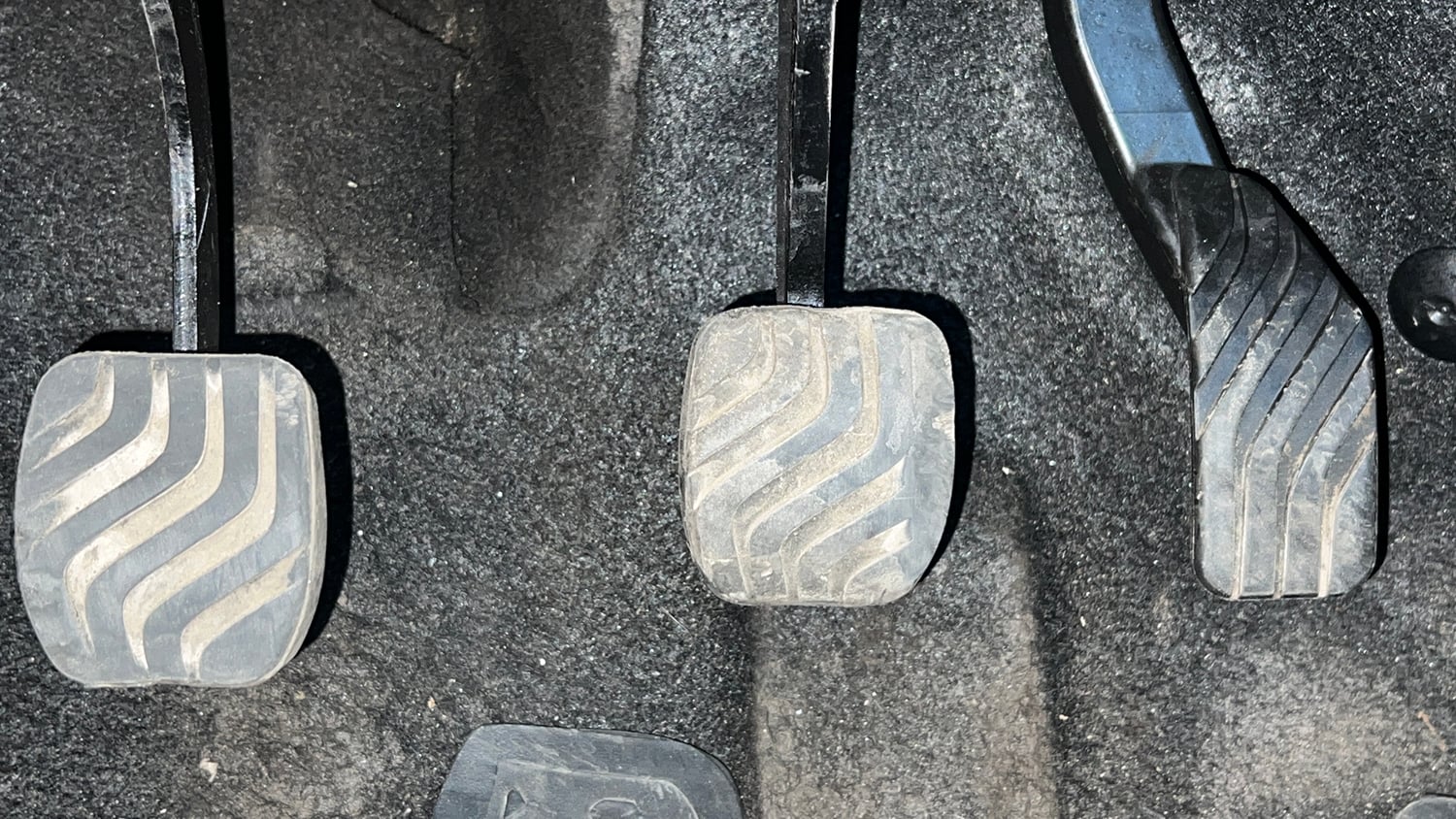 Used 2022 Renault Kiger RXT (O) MT Petrol Manual interior PEDALS VIEW